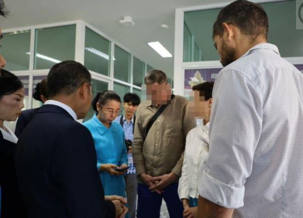 Родители российского туриста, разгромившего офис губернатора Пхукета, извинились перед чиновником