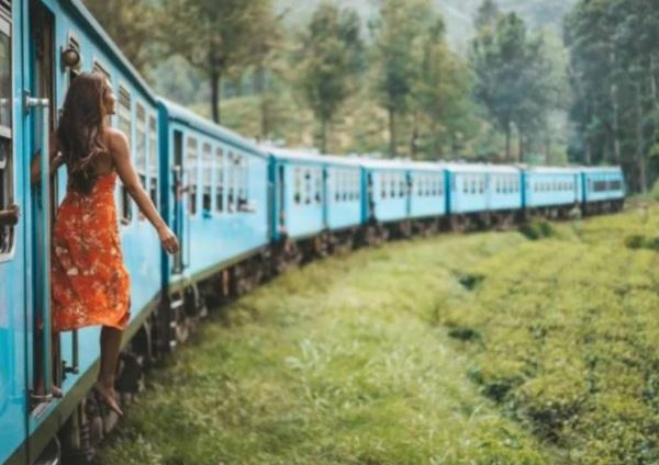 Российская туристка выпала из поезда, пытаясь сделать селфи на Шри-Ланке